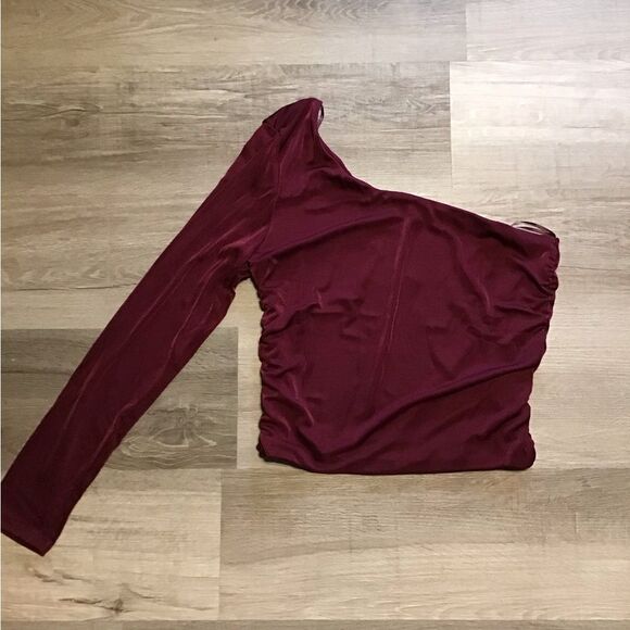 Green Envelope One Shoulder Top Large - Picture 2 of 4